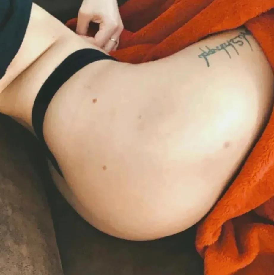 Agata, 30