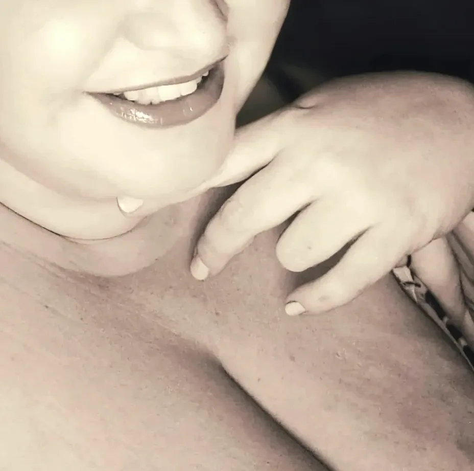 Amara, 37