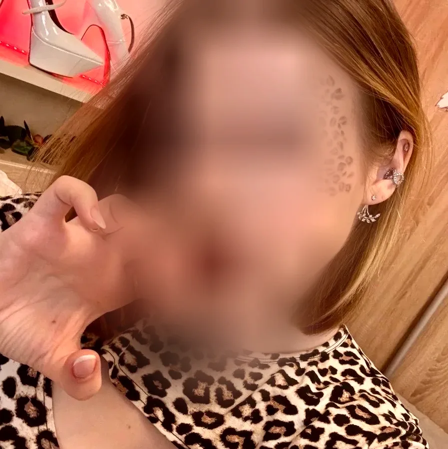 Emily, 22