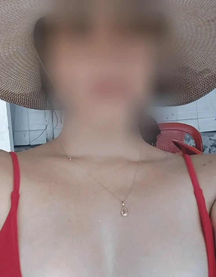 Evie, 27