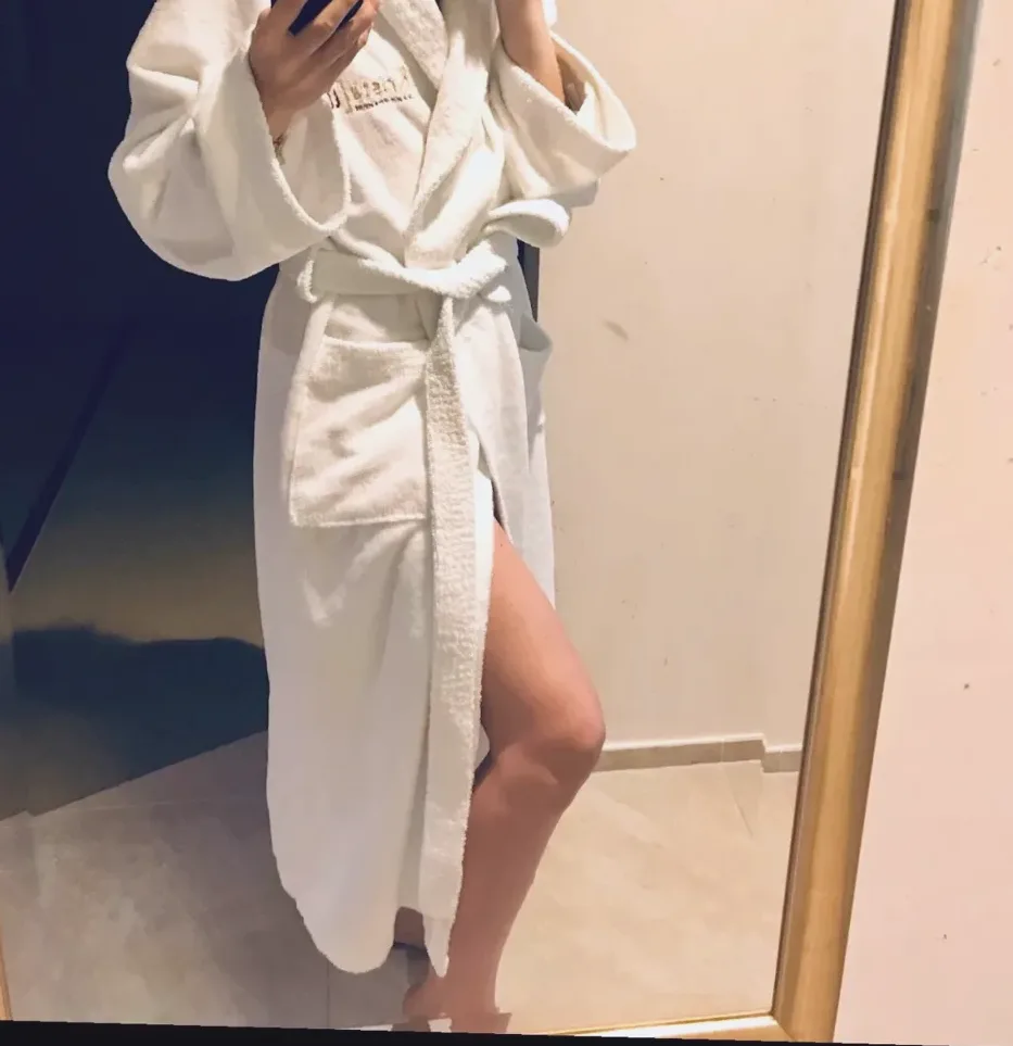 Ewa, 36