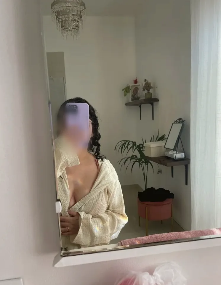 Holly, 24
