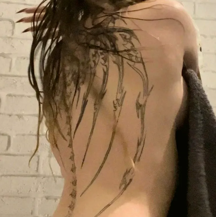 Isla, 21