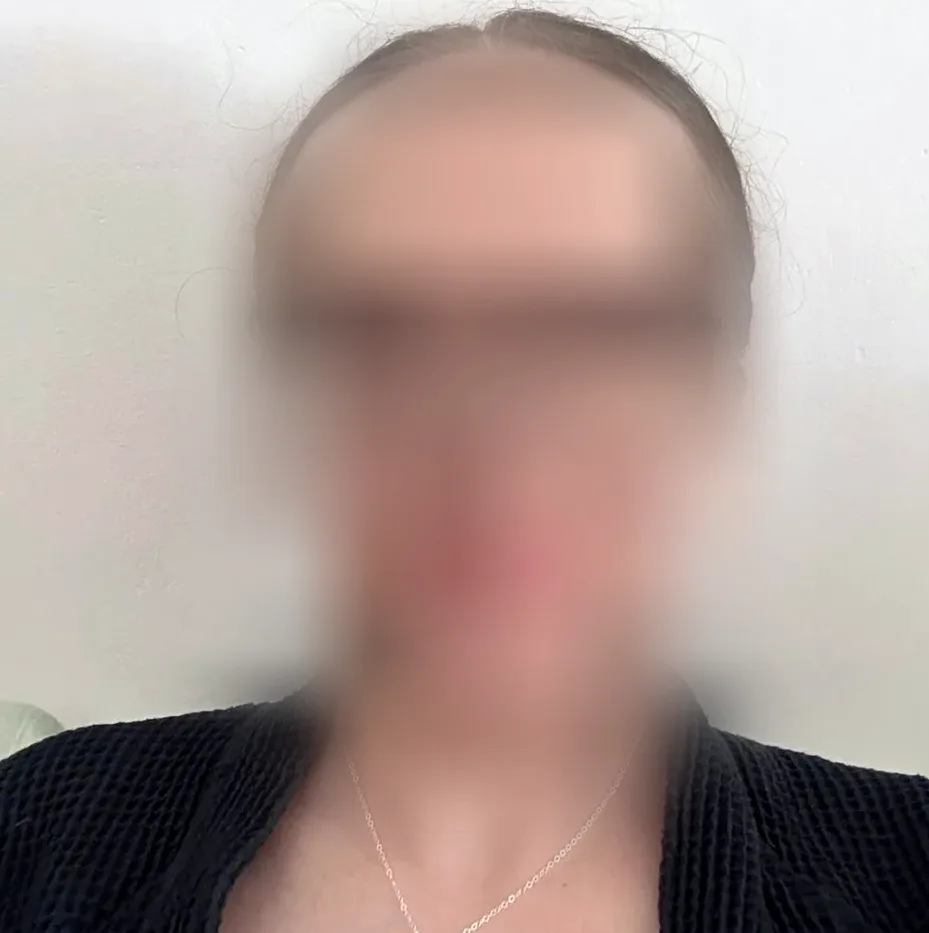 Julia, 28