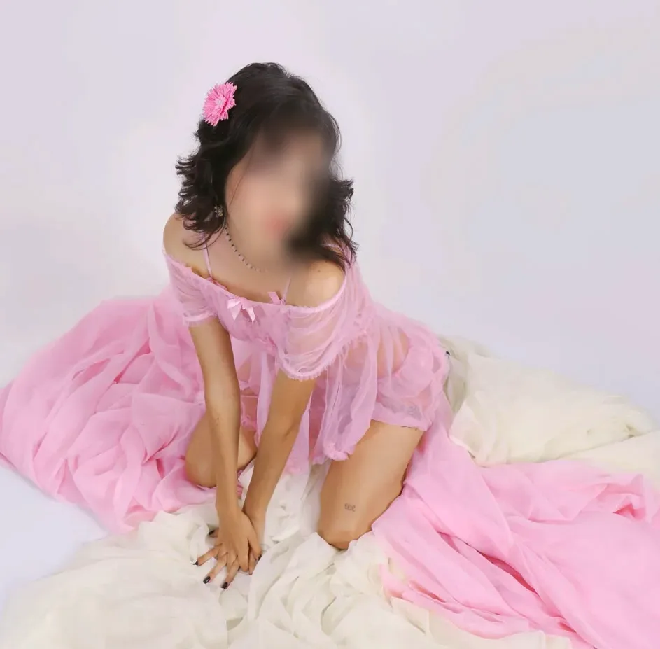 Neha, 23