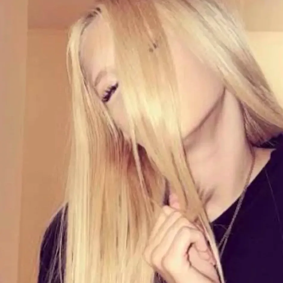 Sarah, 34