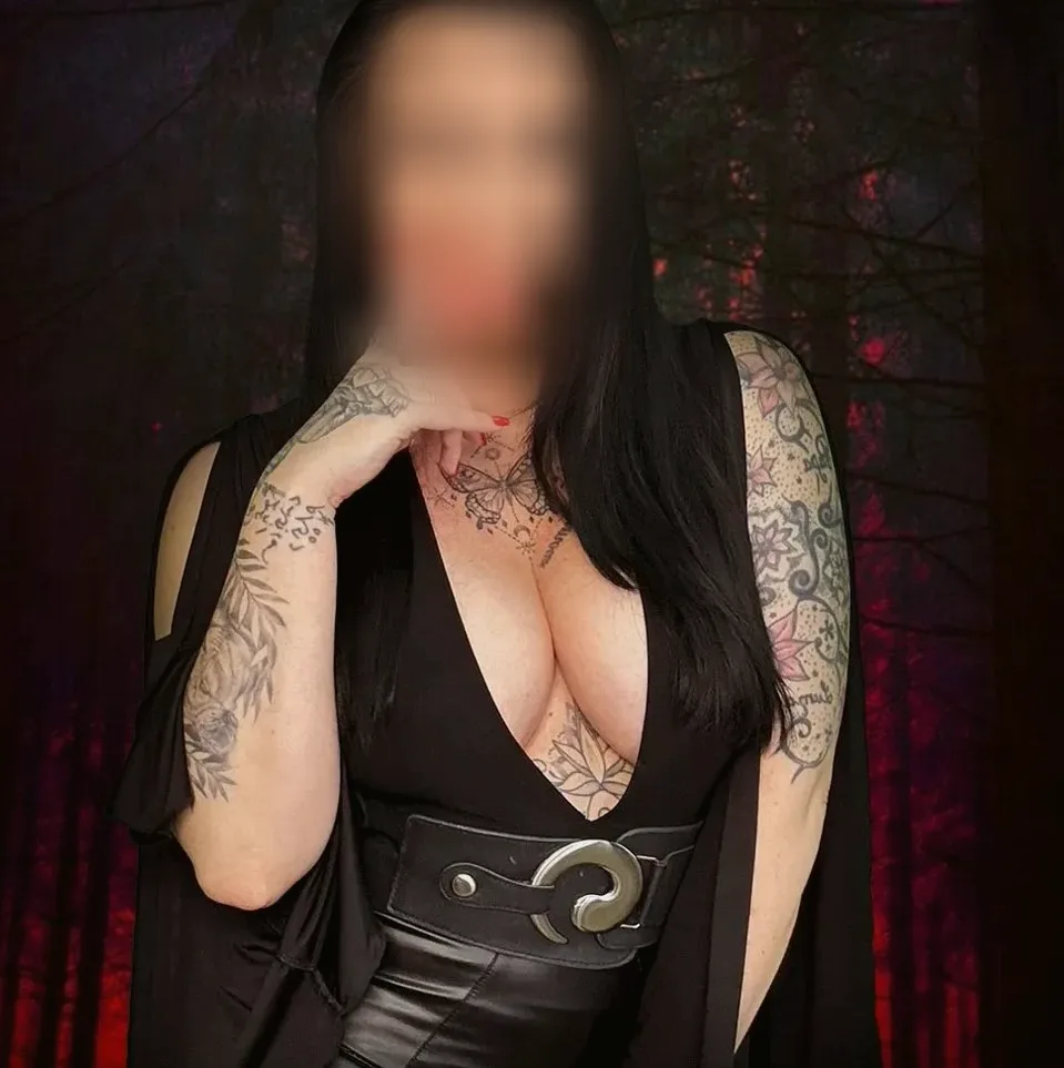 Zara, 39
